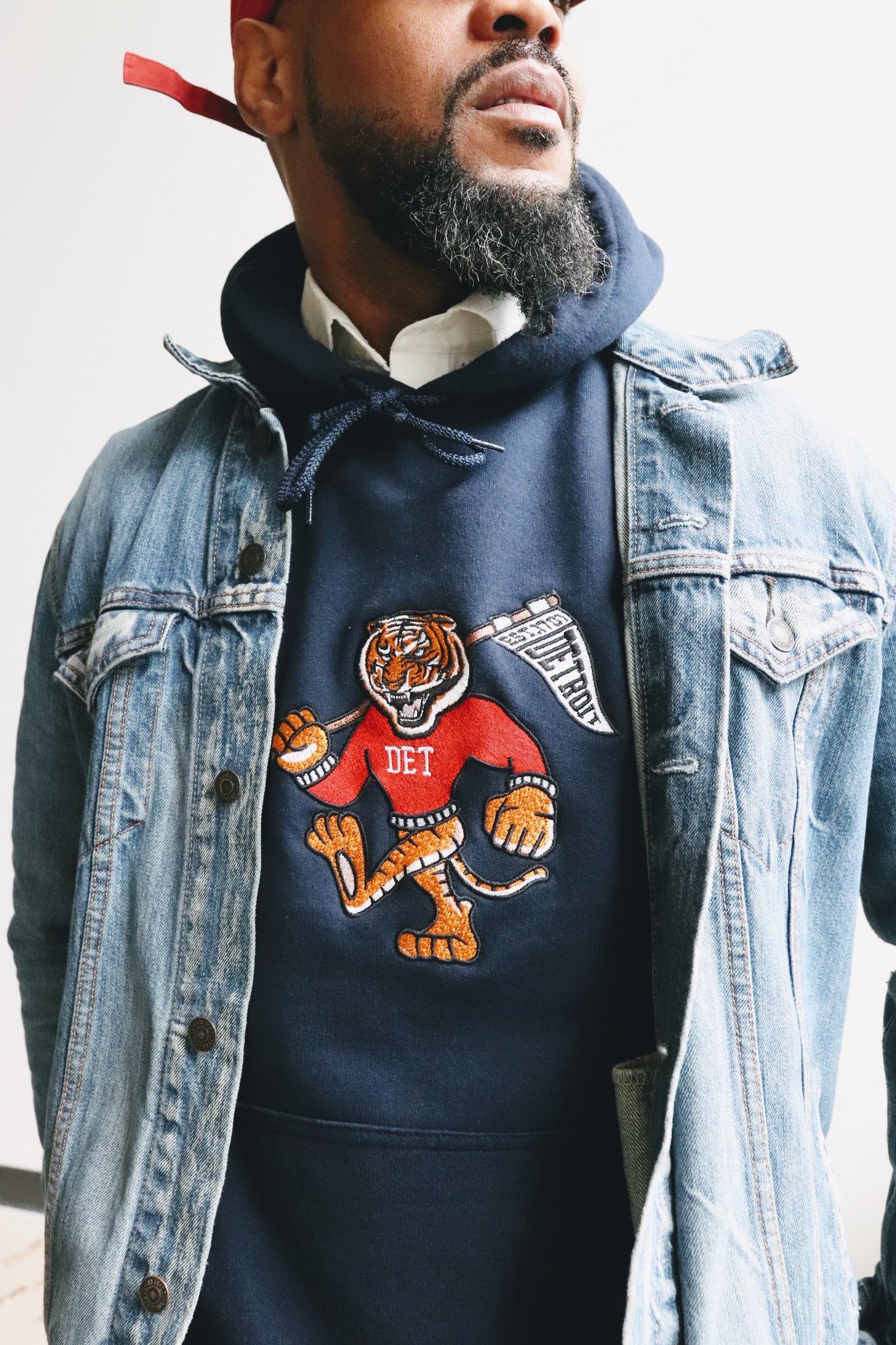 Mascot hoodie (embroidery)